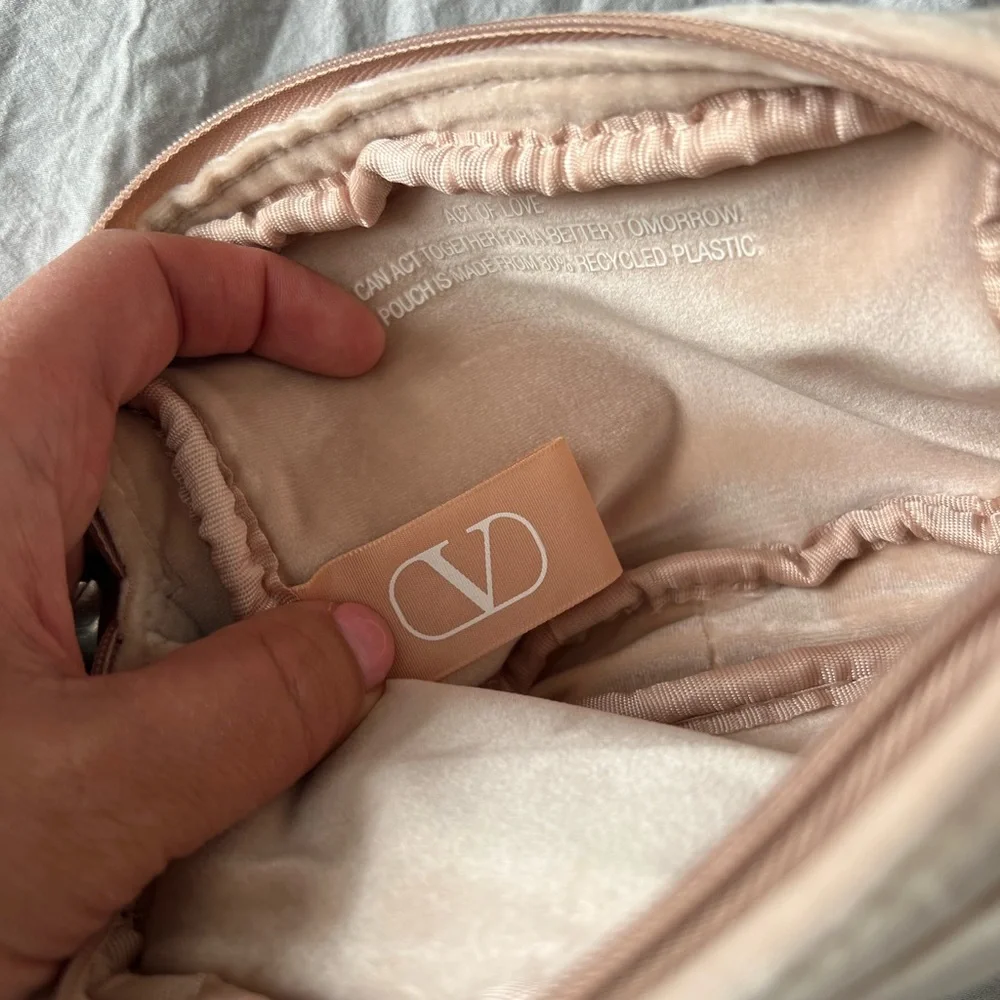 Valentino Soft Cosmetic Pouch Set (2)